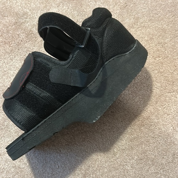 Orthopedic boot - Picture 3 of 3